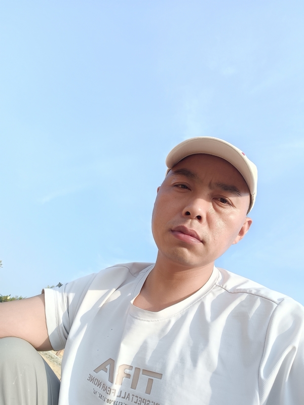 哥哥的第一张照片--大田交友网