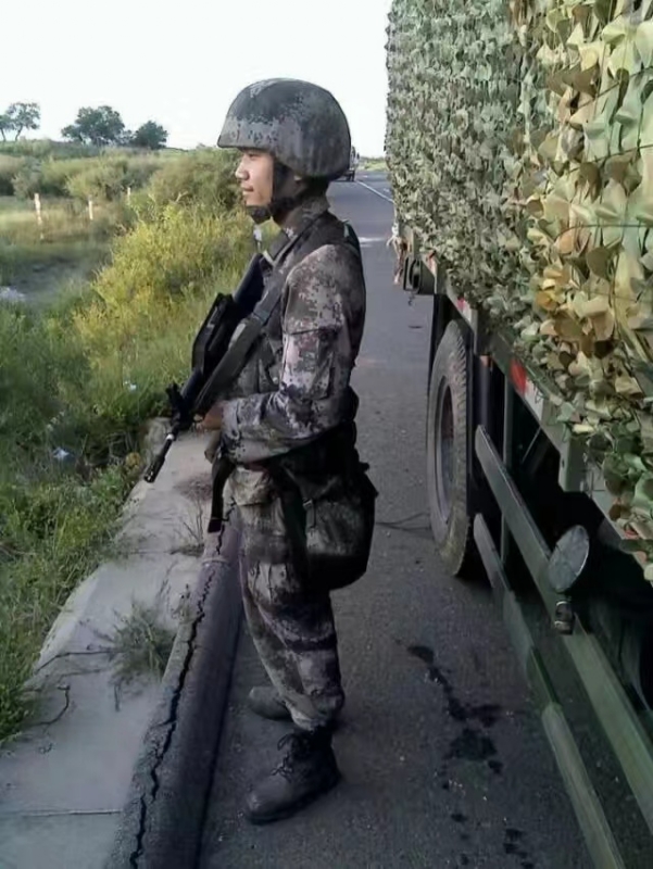 搬砖中的第一张照片--大田交友网