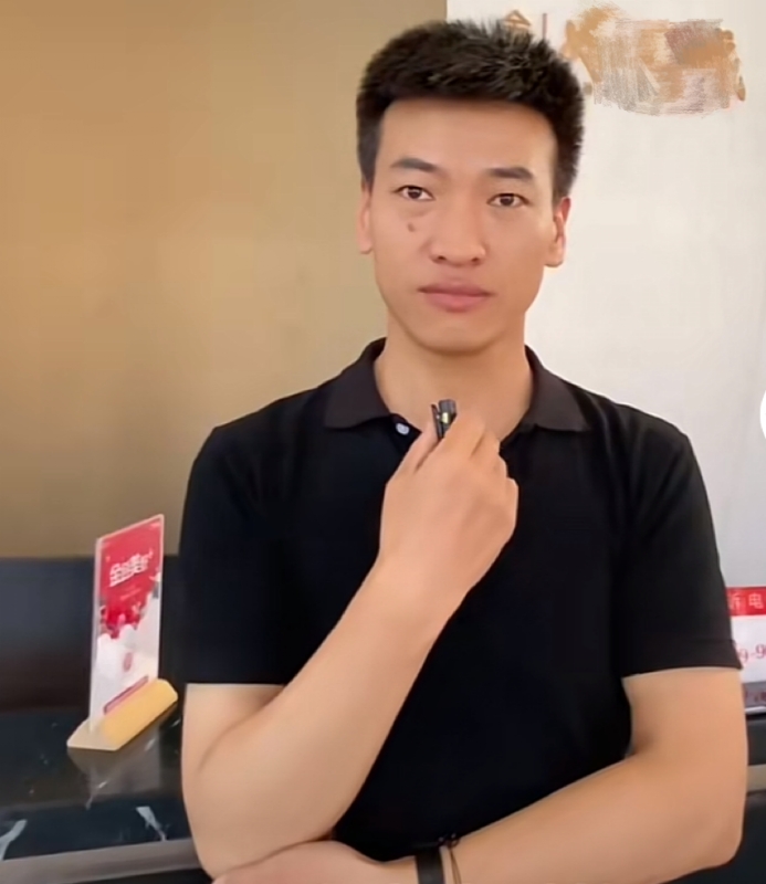 一杯梁白开的第一张照片--大田交友网